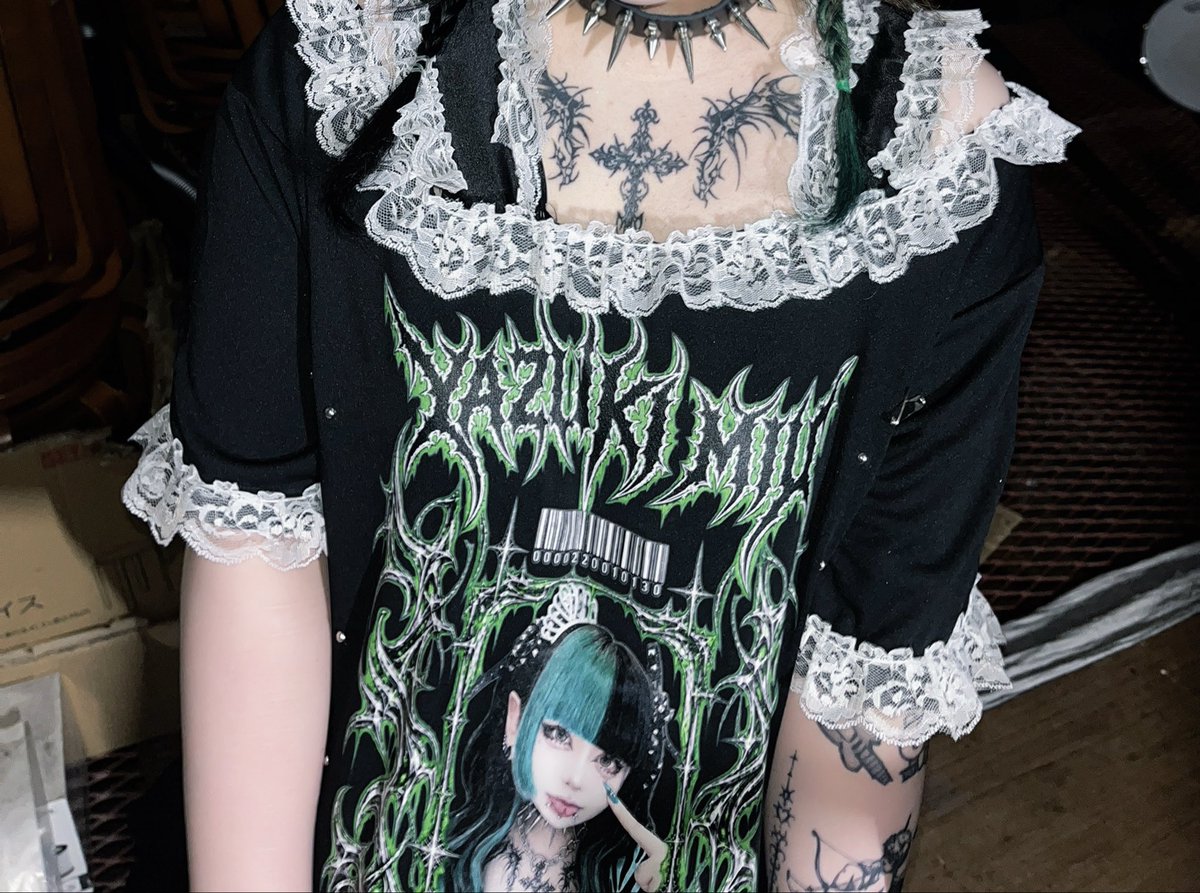 zzZ_96__'s tweet photo. このリメイクTシャツ1枚限定で販売しようか悩んでいますがどう❓ https://t.co/1gQLwWjdqv