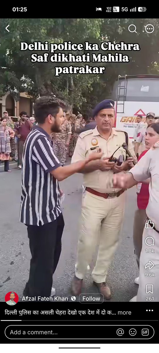 AkashTu46159840's tweet photo. @DelhiPolice Ye police gunde ko protect kar rahe hai https://t.co/AjbBgVeDZk