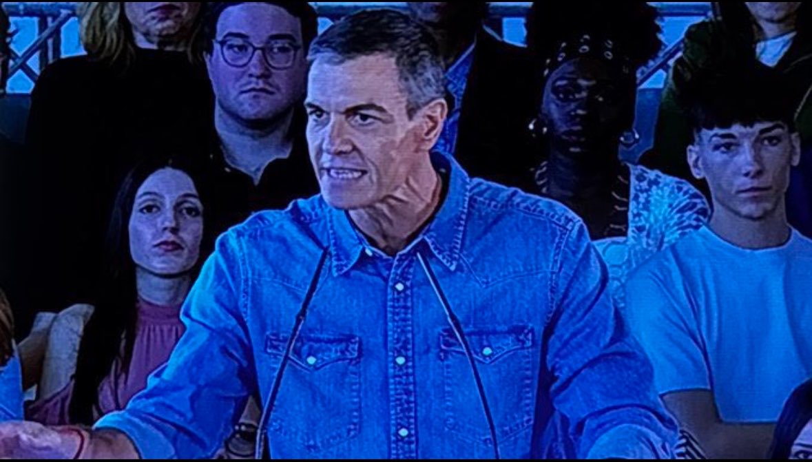 donaresvivir7's tweet photo. Está absolutamente desesperado, no han calculado bien y la jugada del pucherazo se les viene abajo.

Es el momento más importante de nuestra historia desde 1978, no se trata de ganar, se trata de eliminar a la izquierda tradicional del panorama político. https://t.co/Wa4efywK0W