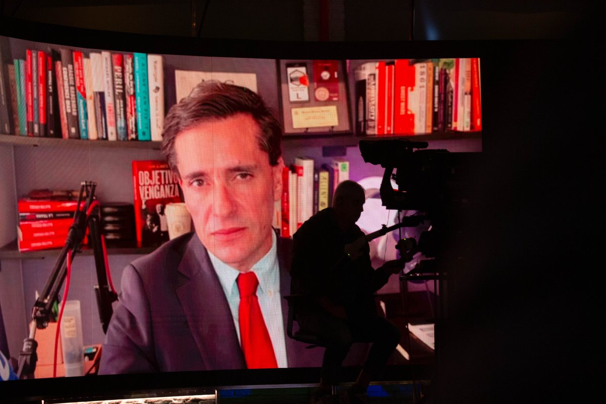 Diego_FDM's tweet photo. ¡Cuánto bueno por aquí! El @doctorgaona y el Dr. Camacho, juntos en la mesa de #CuartoMilenio para analizar el terrible caso de Christa Pike. Pero antes... ¡crónica de @alandete! https://t.co/jJaO8E2JiV
