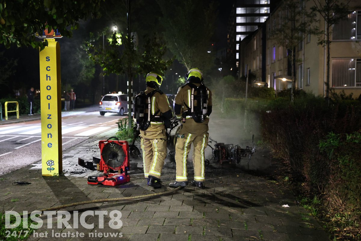 Brand in Rijswijk: Twee scooters uitgebrand, politie zoekt jongeren