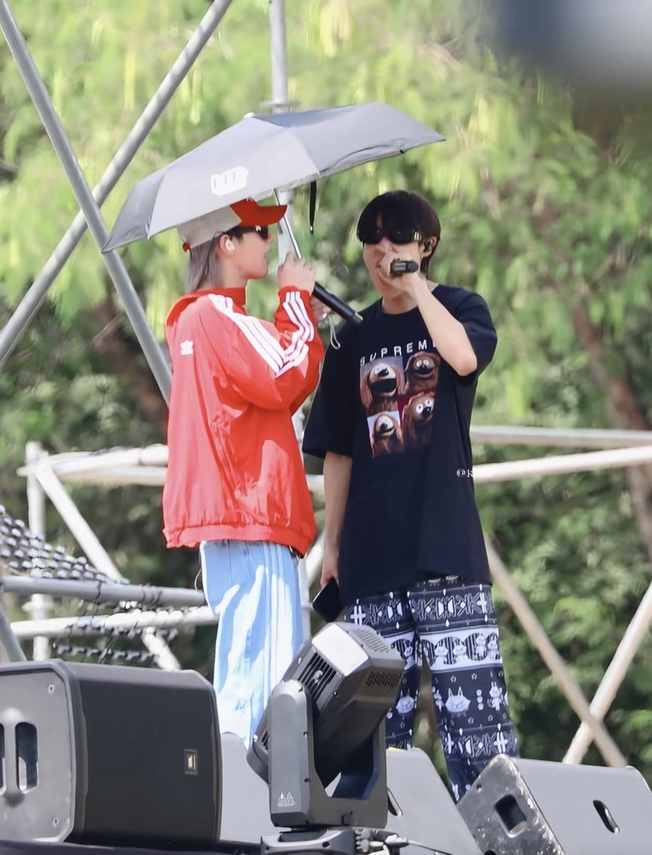_tttequila's tweet photo. ซาวน์เช็คกลางแจ้งที่ว่า🙂‍↕️ https://t.co/lGlwMyshwc