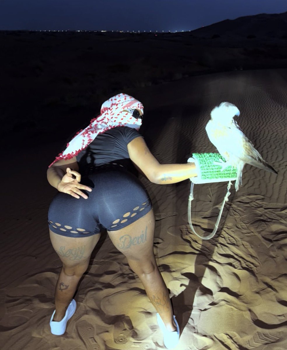 SexyyRed314_'s tweet photo. Dubaiii 💋💋 https://t.co/8qkRQKErZy
