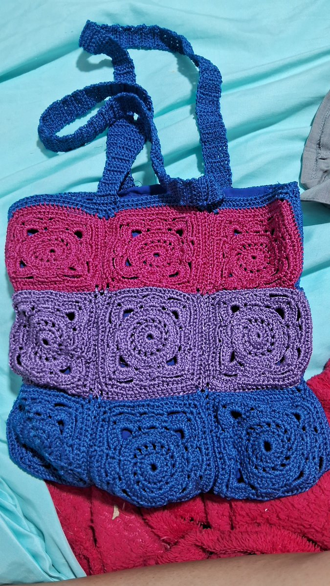 aheeyooS2's tweet photo. A bolsa babadeira que @nissssinho fez para mim!!!! https://t.co/F1dP9QvwYa