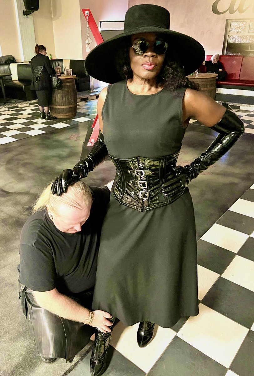 SoFlContessa's tweet photo. Are you a worthy boi or do you travel from FemDom to FemDom spewing toxicity into Her life? Only apply if you are emotionally mature, genuinely submissive, possess an uncomplicated heart and strongly desire to worship your forever Goddess. 

CountessDionysusNYC@proton.me https://t.co/x0wWmDaBfL