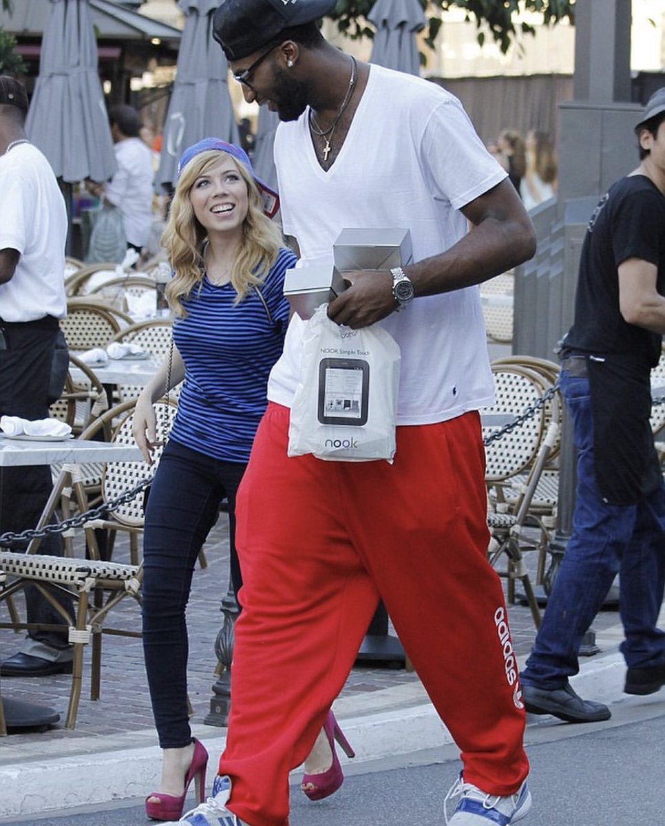 malikdastar's tweet photo. this was so random but like i get her https://t.co/dre9GFf8fn