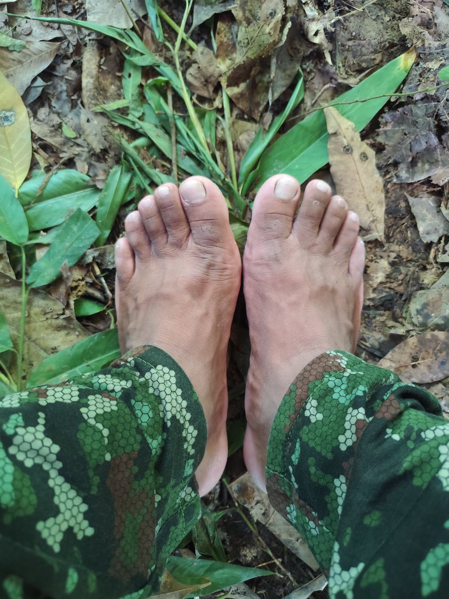 Jame272022's tweet photo. Mis pies 🧦😂 https://t.co/sq2aFVw0G6