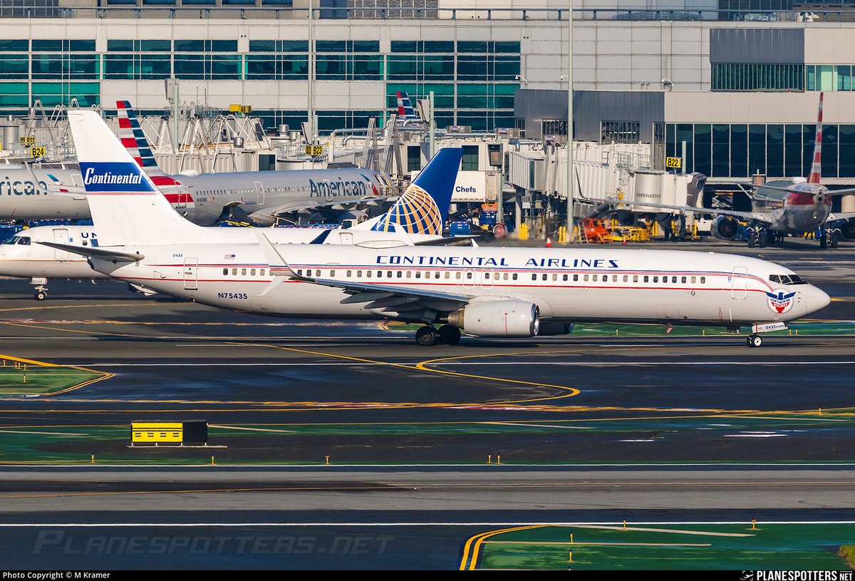 varneyairlines's tweet photo. Plane of the Day:
✈️737-900ER “Continental Retro” livery
📸M. Kramer 
#retro #B737 @flycontinental1 @united https://t.co/64MWBHej73