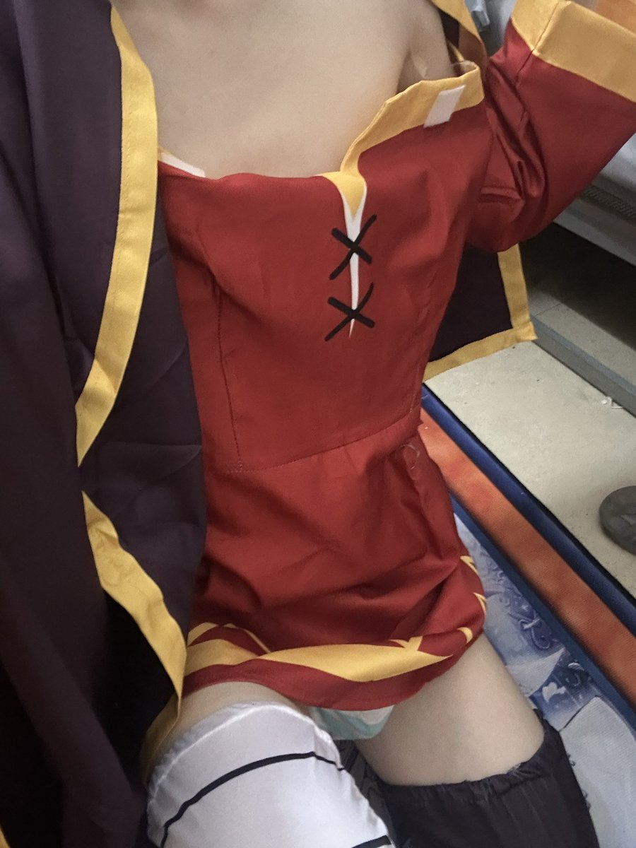 Izayoi_daRipper's tweet photo. 忽然意识到自己一直没流量可能是因为光发图而已并没有文案，但残念的是我并不知道有什么话好说的所以就瞎打一堆字然后放一张雷霆大图出来给大伙欣赏一下内裤并脑补一下被挡住的唧唧吧）

啊，我记得还要打tag来着 #男娘 #男の娘 #このすば #konosuba #めぐみん https://t.co/8QrSda7K9Q