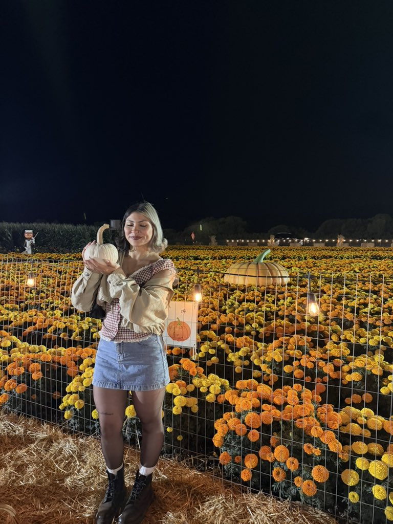 isabelsrevenge's tweet photo. october 🤍 https://t.co/Vfi1l58pi6