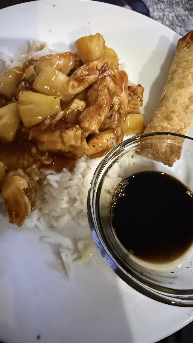 cnote_vegas's tweet photo. Chicken teriyaki w pineapple w egg roll
#DisgustingFoodPics 🤮 https://t.co/xbnRah2nkF