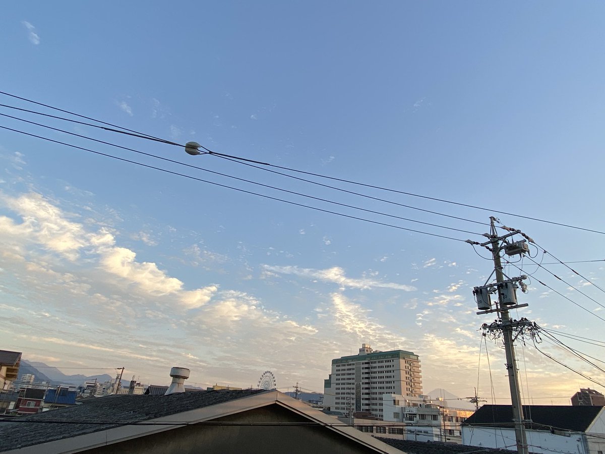 bousaisirascal's tweet photo. おはよう富士山！
なんか世間は三連休とからしいよ。すっかり朝は秋でちょっと肌寒いくらい。
あなたはいつ初冠雪？ https://t.co/899lINHamj