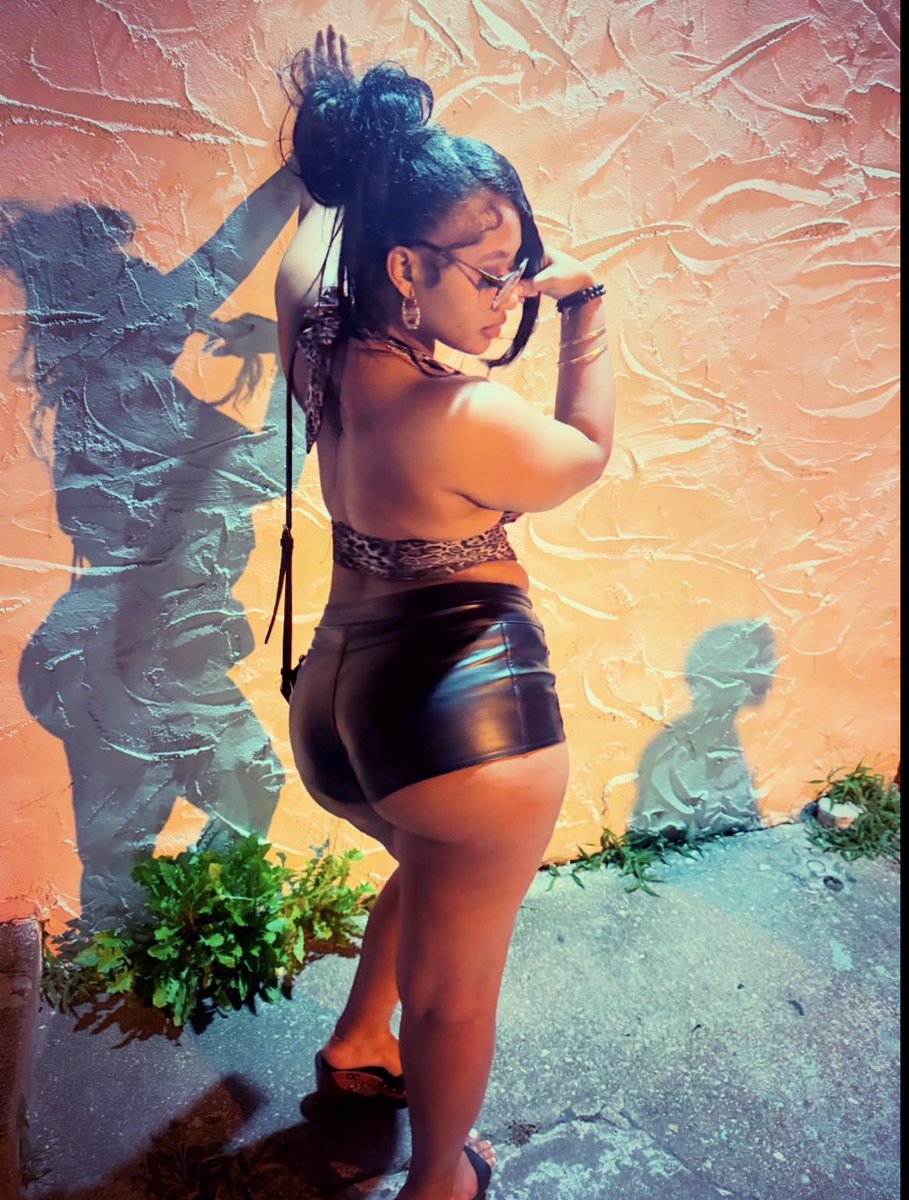DollBaabyJ's tweet photo. i just wanna be ur favorite… https://t.co/8CVP04dKfY