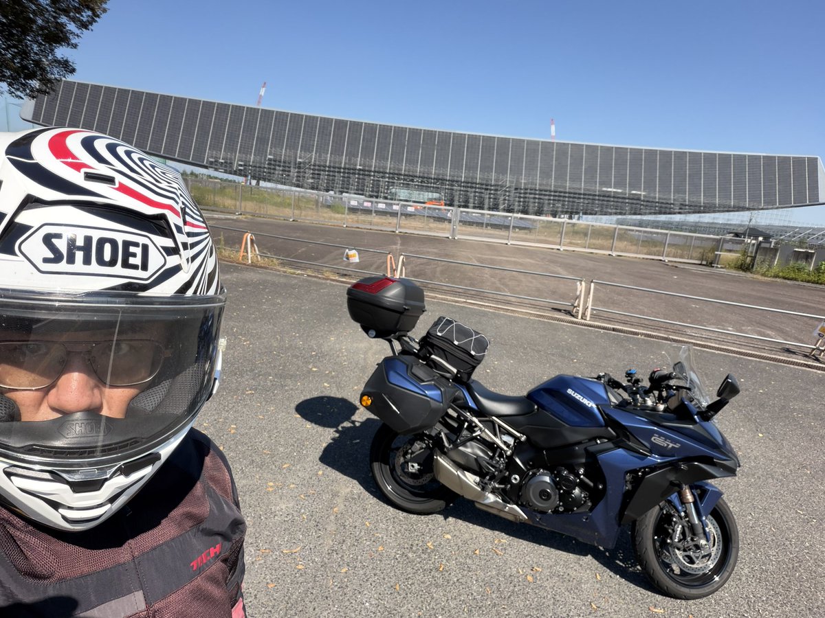 GSX_tonpei73's tweet photo. 岐阜ツーリング1日目(昨日の出来事😄)
解体前❓になんとかまにあいました？
#ライダーの朝は早い
#バイク乗りと繋がりたい
#バイク好きな人と繋がりたい
#GSX-S1000GT https://t.co/CDjUs44oDi