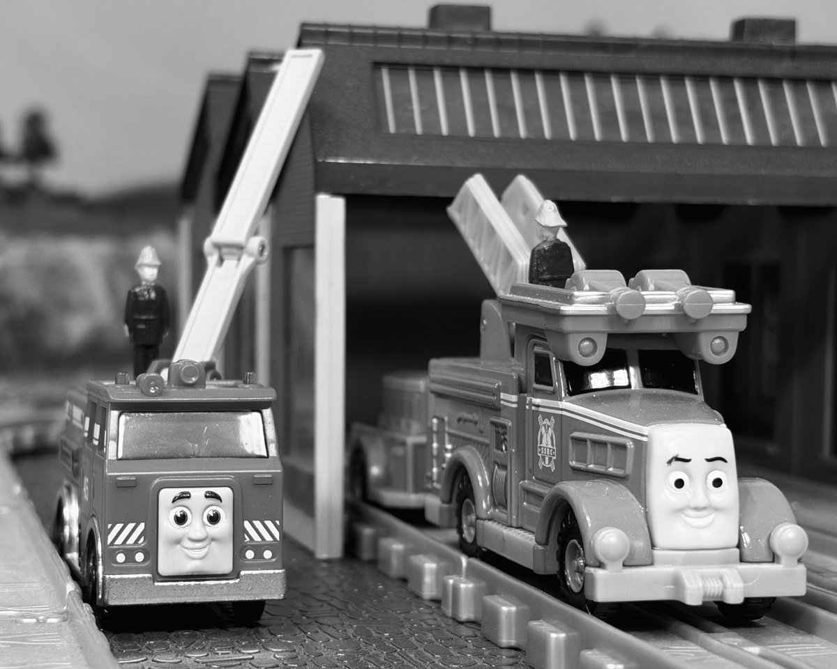 TTNPStudio's tweet photo. “Hey there. Have you seen an old fire truck on this island?”

So, my headcannon is that Flynn was in charge of helping the new fire truck be able to be certified and as thanks, they named the new truck Flynn Jr. Jr is a bit hot-headed but always has respect for his old mentor. https://t.co/VLQlv9iWtB