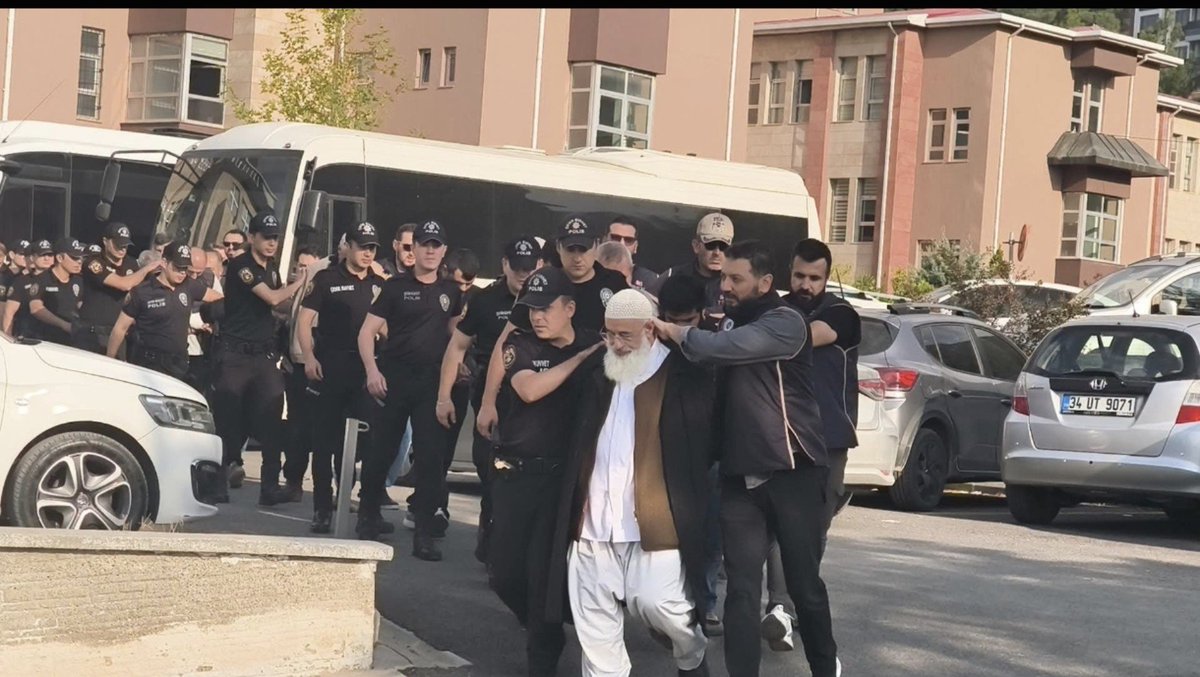 HseyinAks's tweet photo. Adalet mülkün temeli dediler, mülkü de çaldılar adaleti de..

Kul said hocayı ve kurana hizmet vakfındaki abileri de tanırız kendilerine yöneltilen ithamlardan uzaktan yakından alakaları yoktur

Denilir ki: Beka yurdu olan cennet bile zulüm temeli üzerine kurulmuş olsaydı, yıkılıp gitmesi işten bile olmazdı.