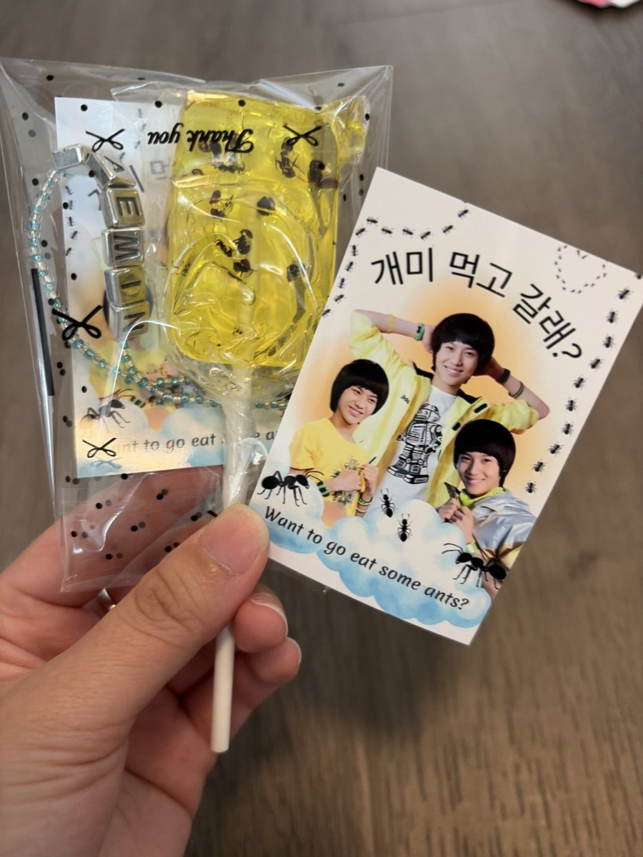 ACertainSenior's tweet photo. I was so ready to give out my freebies 🥲 Bay Area folks pls go check out @capitol_kpop for their fan suppory!

#TAEMIN #태민
#TAEMIN_LiMiNaL
#TAEMINWORLDTOUR
#TAEMINTOUR https://t.co/j78aPAzHkC