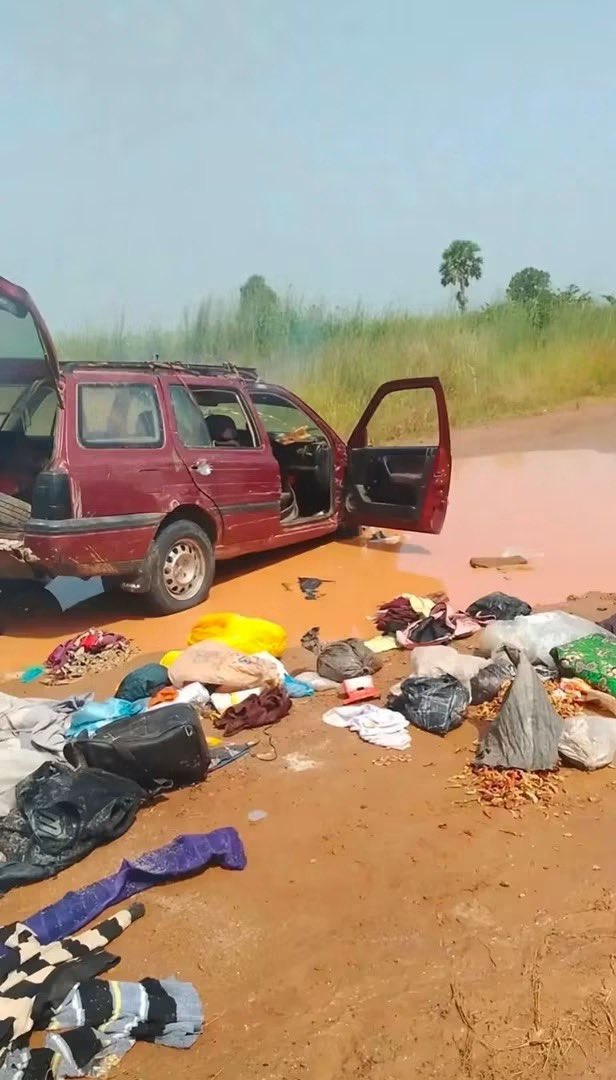 Edrees4P's tweet photo. At least 25 people were killed in an ambush by terrorists targeting traders escorted by soldiers in the Bukkuyum axis of Zamfara State, Nigeria. https://t.co/u5vtRJwwAy