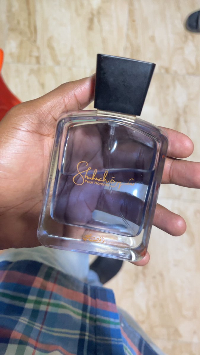Munzali_'s tweet photo. This gem will make random people stop you to ask for the name of your perfume 

Longevity ✔️ 
Mass appeal ✔️ 

Send a dm to get yours https://t.co/EK8TIsi9k8