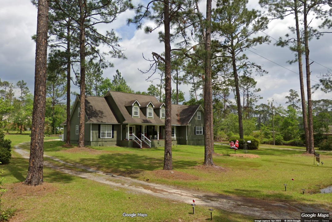 CryptidBoyz69's tweet photo. Five family members found dead in Douglas, GA, in apparent murder-suicide, with a male resident suspected of shooting four relatives before taking his own life.

#Five #Douglas

See More....
https://t.co/OkNLST7wOS https://t.co/RPDxjZA1k4
