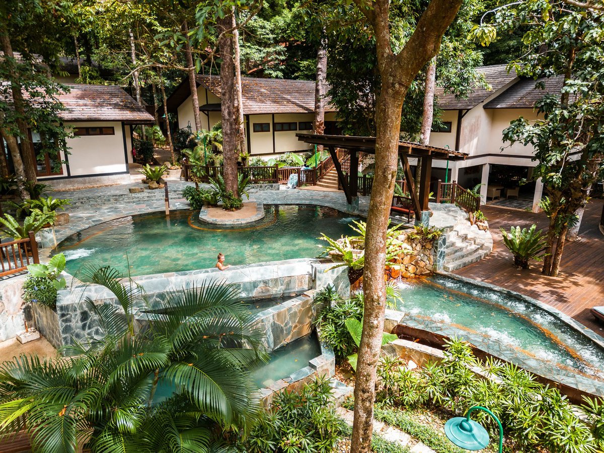 Eusoto's tweet photo. Golden beaches, rainforest hideaways, and tropical bliss. Langkawi is the island escape you’ve been dreaming of. https://t.co/h1AYxKuD2F