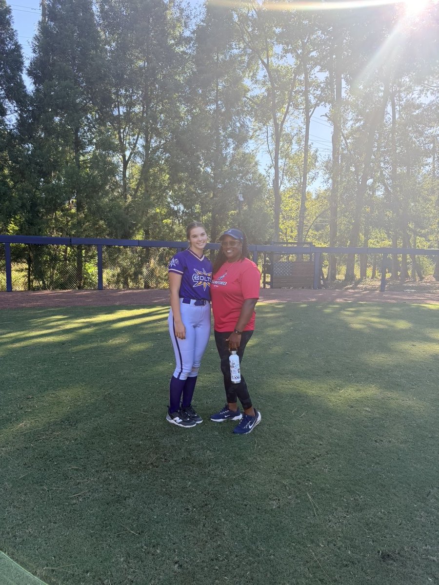 MollyMcGee_16's tweet photo. Thank you so much @SamfordSB for putting on such a great camp today. I loved getting to learn from @logancalhoun22 in the infield about footwork. Thank you for the opportunity  @TyraPerry13. 
@GABolts2028 https://t.co/KCJ2phwvu3