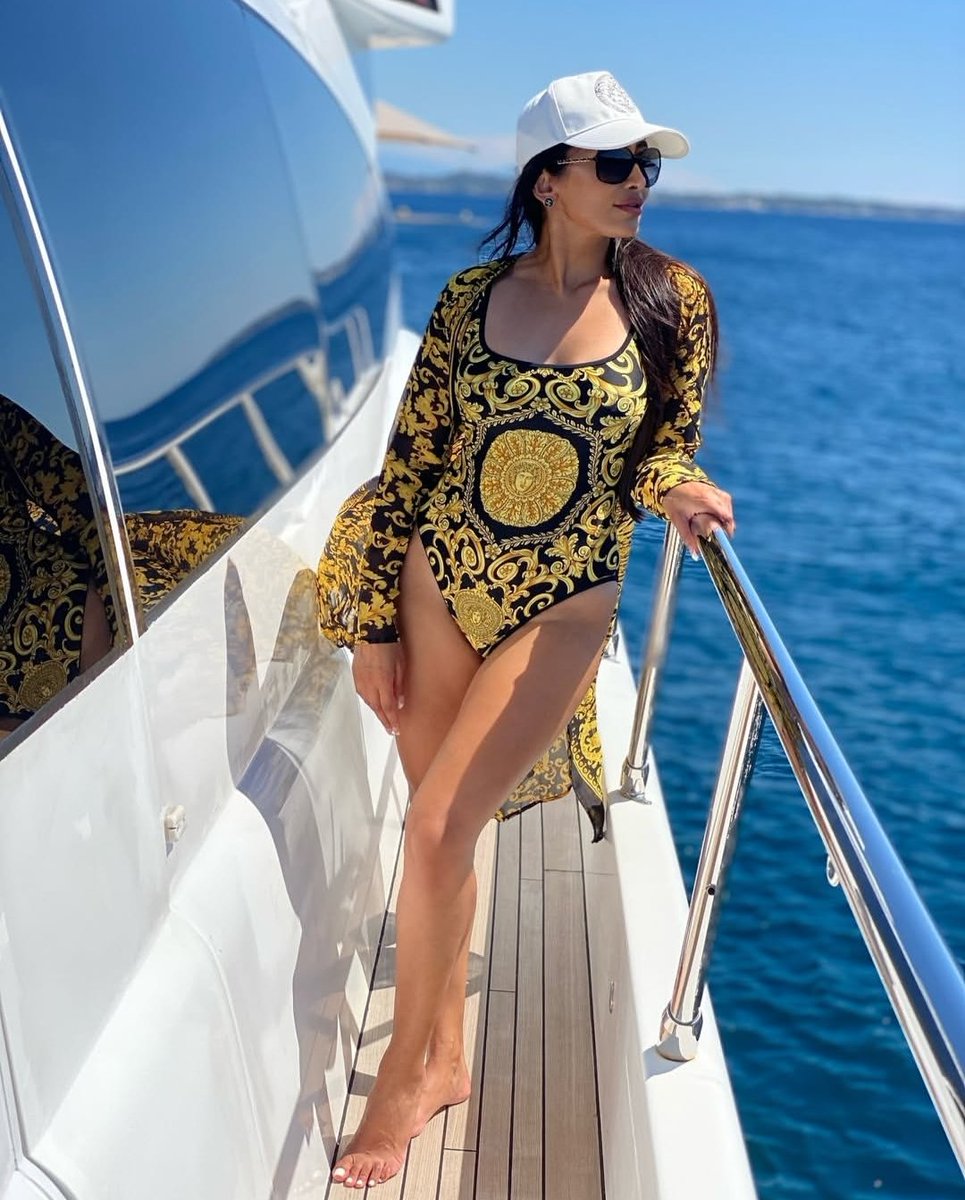 ArianaJanel7's tweet photo. Embracing the finer things in life, enjoying the ocean breeze, and creating unforgettable moments. Success is not just about building wealth, but also enjoying the journey.
Live well. Dream big. Enjoy the moment. ⛵🥂 https://t.co/JRegzikHQd