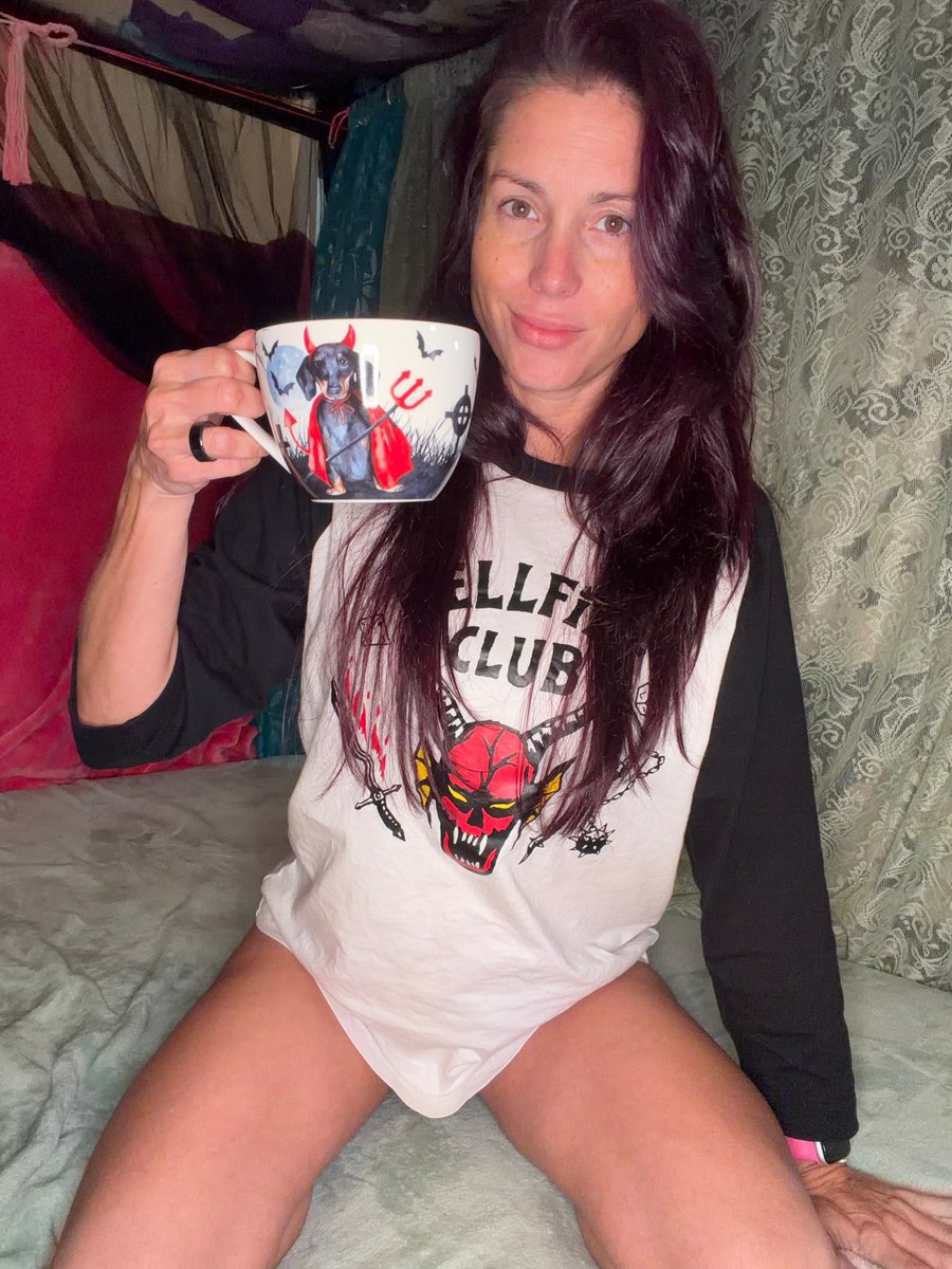 KathrynNancy24's tweet photo. How’s your Sunday going so far?

Sunday funday or Sunday Sinday? 😏🤣🥰 https://t.co/pyZfuLzJUc