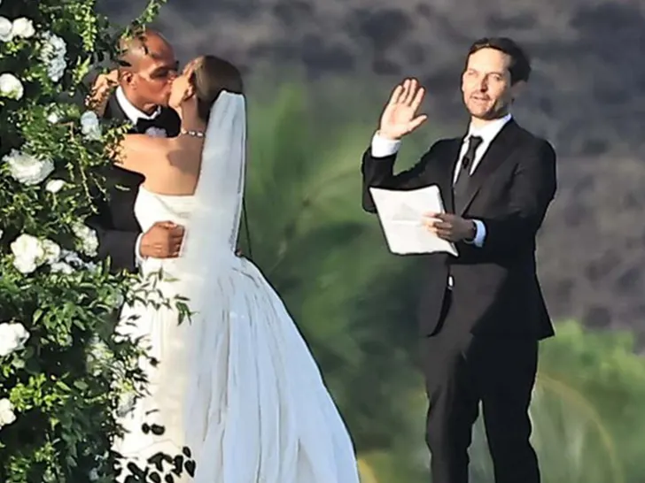 CollinRugg's tweet photo. Spider-Man actor Tobey Maguire officiates his ex-wife's wedding to billionaire heir Geoff Ogunlesi.

Maguire finalized his divorce from Jennifer Meyer, with whom he shares two children, just last month & officiated her wedding just weeks later.

Meyer and Ogunlesi, 34, had a baby together over the summer before getting married in Hawaii at the Four Seasons Resort.

Maguire and Meyer reportedly split about 10 years ago, filed for divorce six years ago, and finalized the divorce on September 21.