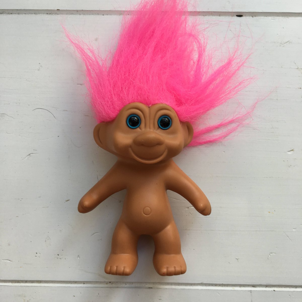 carllamy's tweet photo. #MonsterSpouseSecrets I went to Vegas for the weekend, got reaaalllly drunk, and I sort of remember getting a quickie marriage to a big, manly cave troll. But when I woke up... https://t.co/dWHb1CjRfI