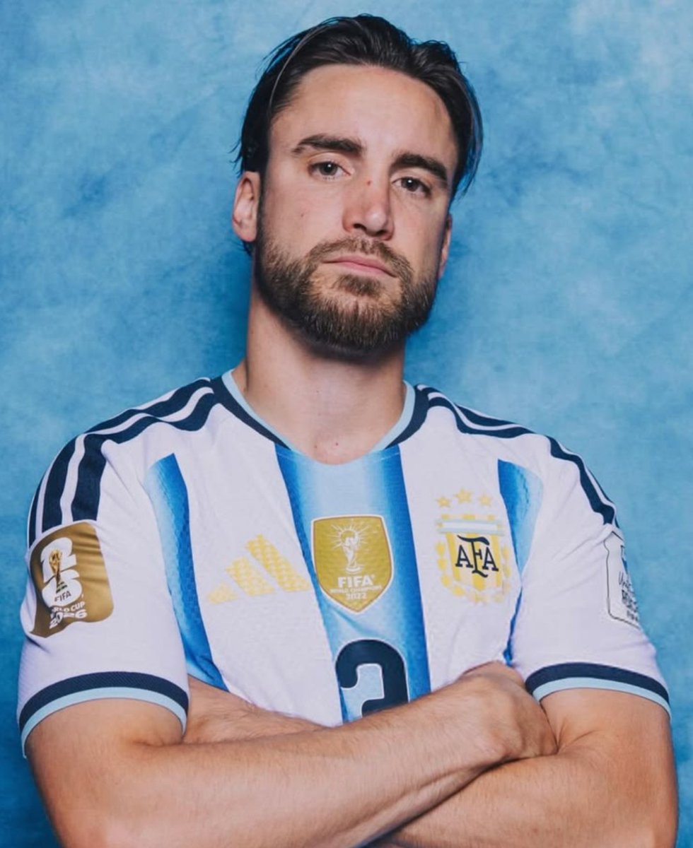 dy_adaro's tweet photo. @Riquelmista15 @Gavinismo1899 Gracias a este chad https://t.co/y29WdlzLsJ
