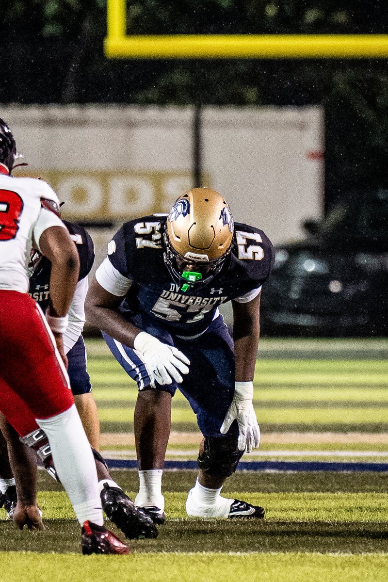 khamilton2027's tweet photo. 6’3 
6’10 Wingspan 
285 weight 
Class of 2027 
Can play any position on Offensive Line 
#football #Jacksonville #highschool #oline https://t.co/fY4bvra9R1