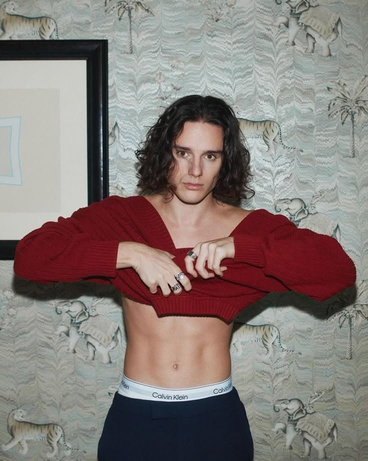 acervohrcollett's tweet photo. tiny waist https://t.co/a5Km0TmcT9