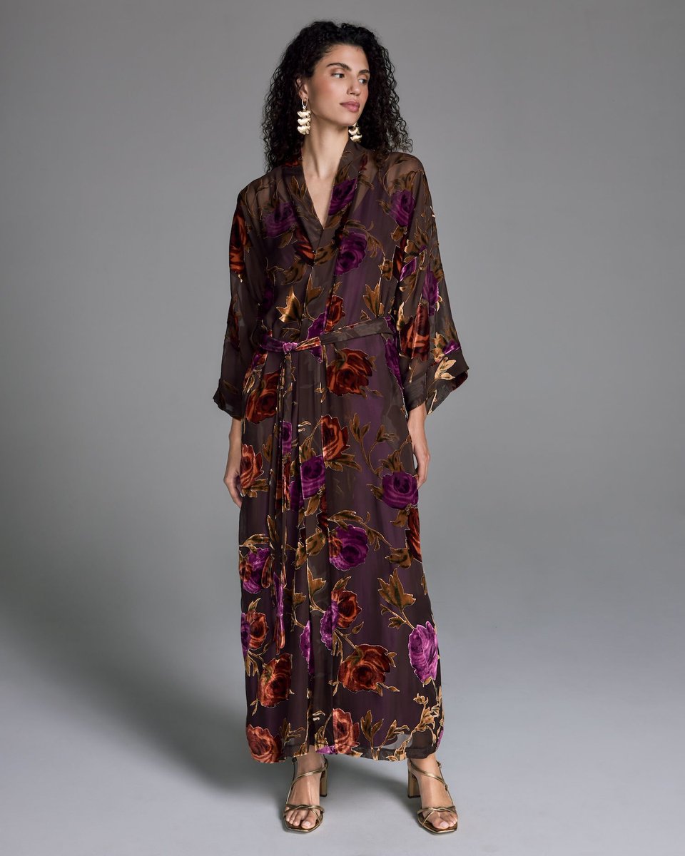 JanesVanity's tweet photo. Engulf yourself in decadent transparency in the Carmen collection from Christine Vancouver. Velvet roses dance across this devoré velvet robe, cascading across sheer silk chiffon in vibrant shades of burnt orange, terracotta and plum. Shop now > https://t.co/JccaHEuG2j https://t.co/5cJkfkeeqo