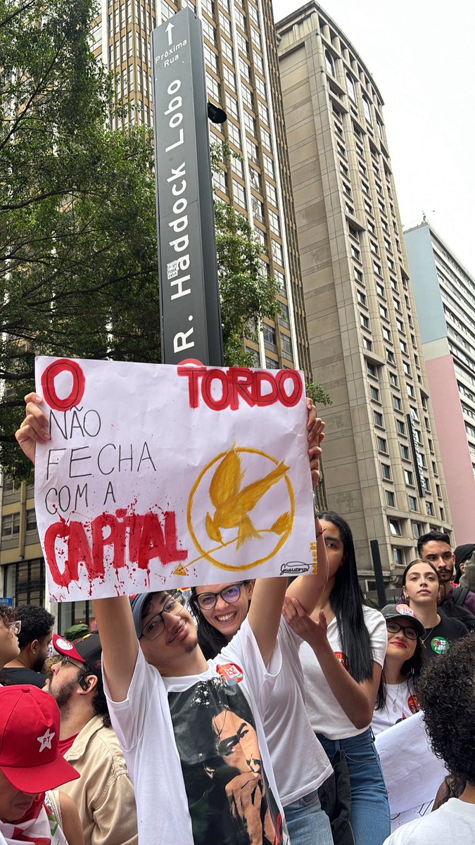 _mouzac's tweet photo. o dia de hoje estará escrito nos livros de história, pela democracia sempre!!! ❤️⭐️ https://t.co/E1esiI2v3a