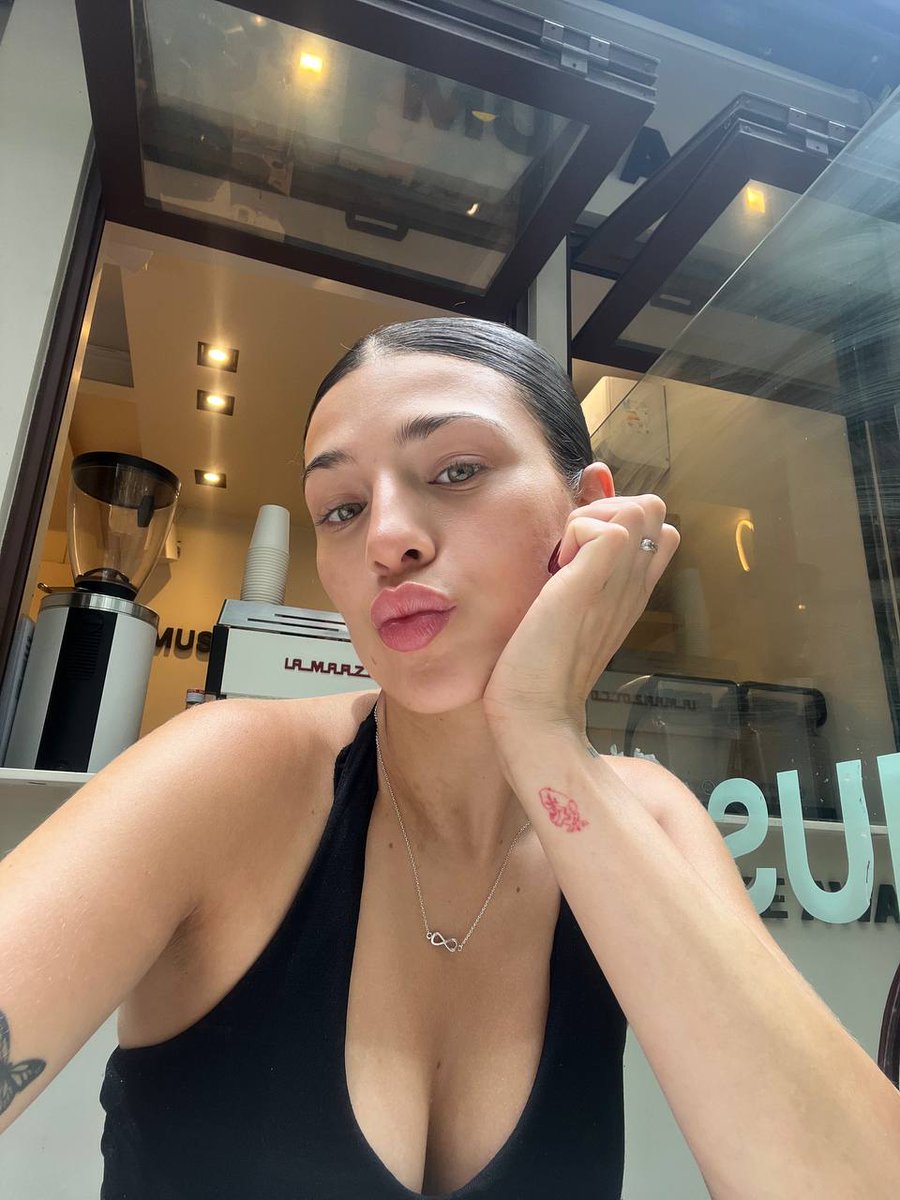 BotDemi tweet picture
