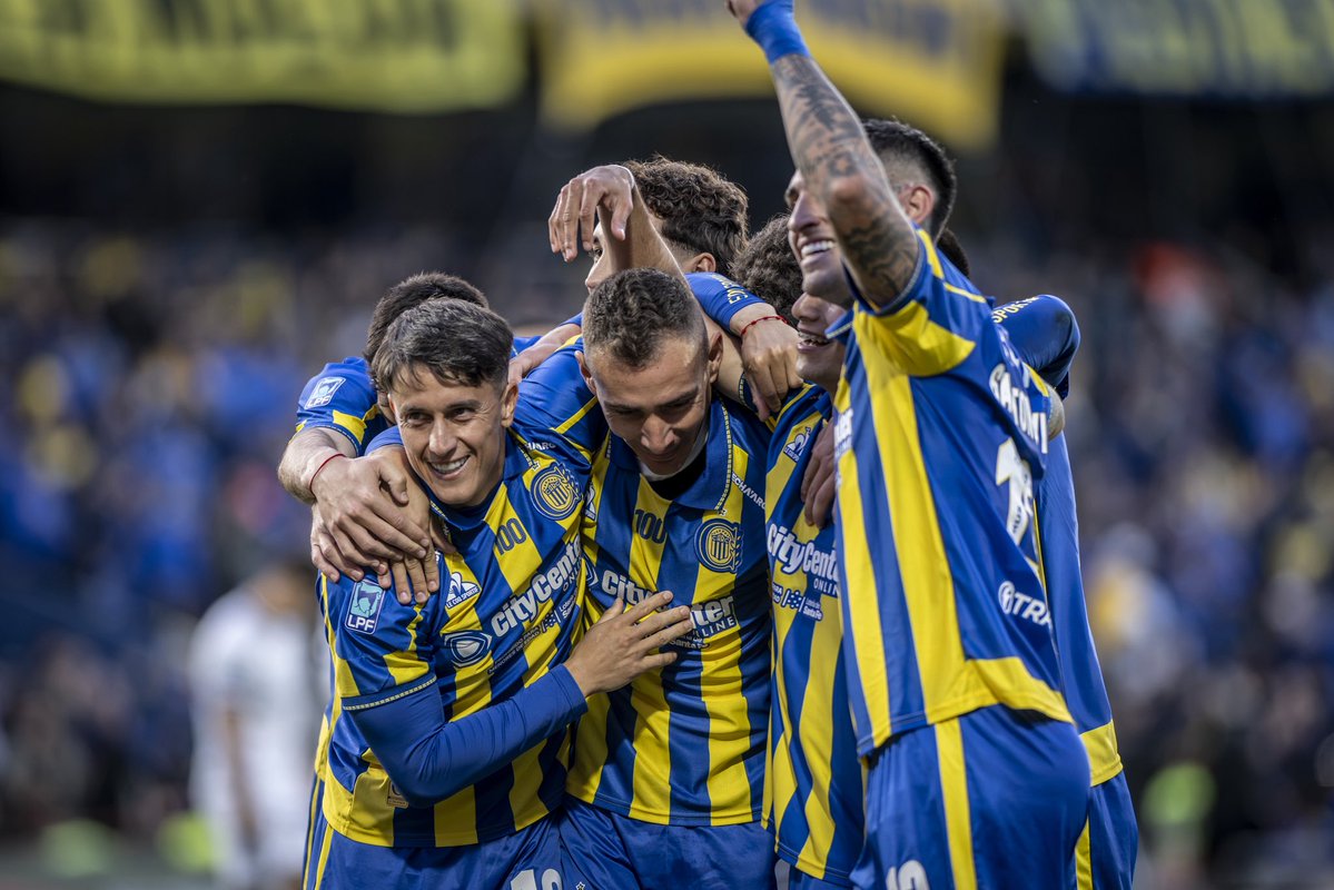 RosarioCentral's tweet photo. EL GOLEADOR DE LAKD 🥺💛💙 https://t.co/W1EwaKwqir