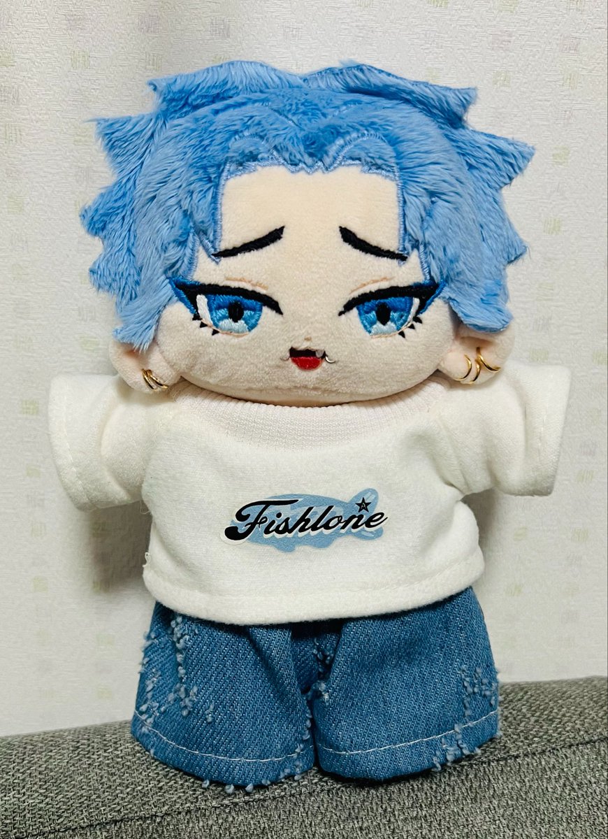0cbhm's tweet photo. 紫音ぬいちゃん誕生しました〜！！裸だとあれなので代用の服着せてます！いつか服も作ってあげたい…！ https://t.co/5pLt48HUKh