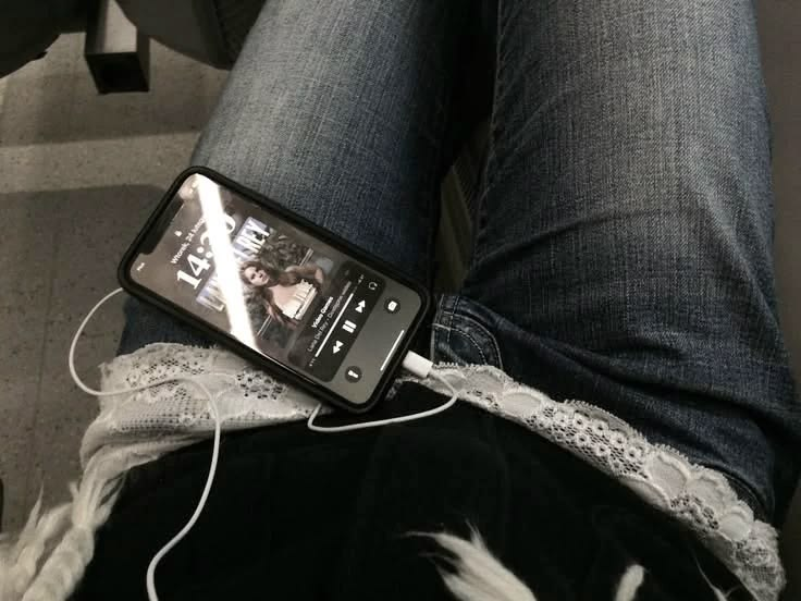 lillytranquil's tweet photo. Albums i listen to while not eating
Interactive distraction 🧵for edrtwt https://t.co/IWJXF9k046