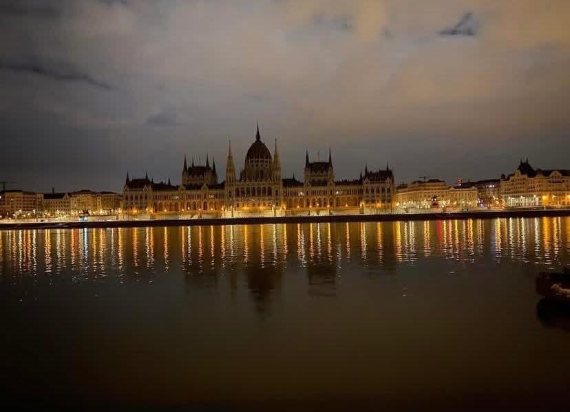 ua_omer's tweet photo. Monday, I’m back in beautiful Budapest. Stunning architecture, rich history, amazing food, unbeatable nightlife, and legendary ruin bars. I can’t wait to explore it all again. https://t.co/y7yoMTusqL