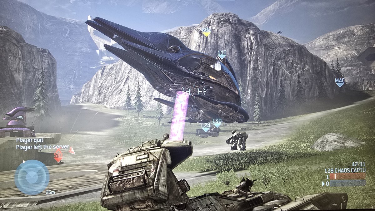 Vikingr1776's tweet photo. I'm overdosing on Halo nostalgia and excitement this weekend. 

This is better than a time machine. https://t.co/aMOtvXr2kd
