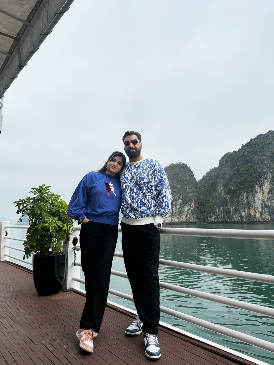 loida79424354's tweet photo. Pose. Click. Love. https://t.co/R1E8zZgrXm