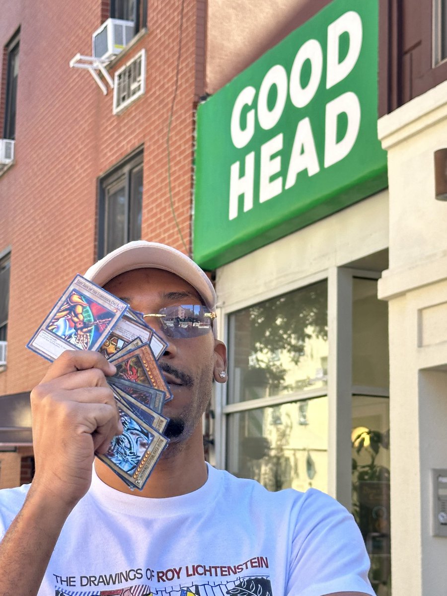 HEARTTROBBOSTON's tweet photo. Who wanna duel?? https://t.co/kfTYyXOGvf