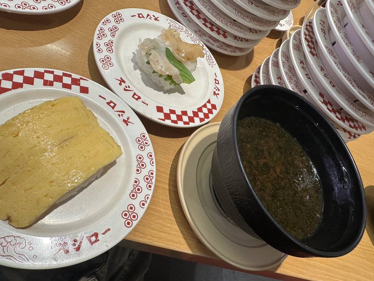 Mamo_photo's tweet photo. 岡山空港から帰ります。
昨夜の晩御飯は岡山でスシローでした😍美味しかった！ジャンケンは負けたけど…
今回もMEC120レースの撮影でした。3日間天気良く光、雲、参加者の表情に助けてもらい2TBを超える写真を撮りました😊
帰ってから、頑張って写真セレクトしなきゃ。 https://t.co/W9WLzDcOdi
