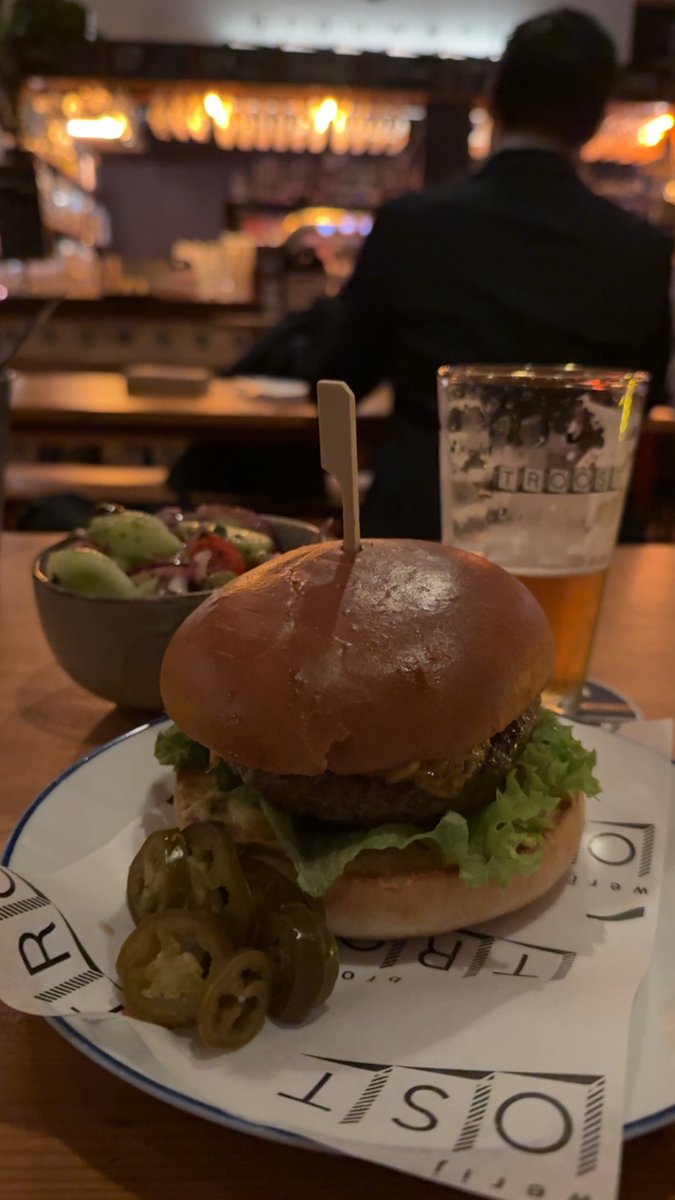donovanwnew's tweet photo. Here's another way of looking at the future:
If we do not evolve, neither will hamburgers.
Most would agree, we've perfected them.
Yet how can that be so? It cannot be so. https://t.co/pQoUzGiWxp