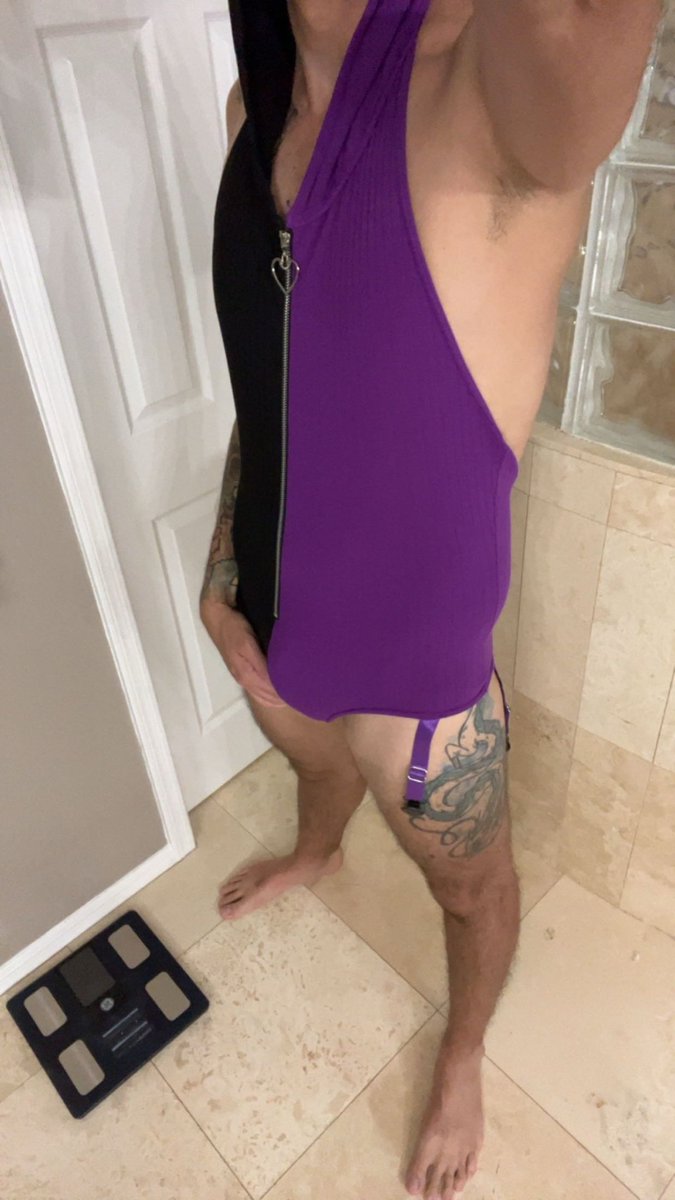 Freebodynerd's tweet photo. Whatcha think? Halloween maybe? 

#trickortreat #nsfw #gay #bi #bunnyoutfit #nsfwhalloween #halloween https://t.co/Dt6ObBzmcI