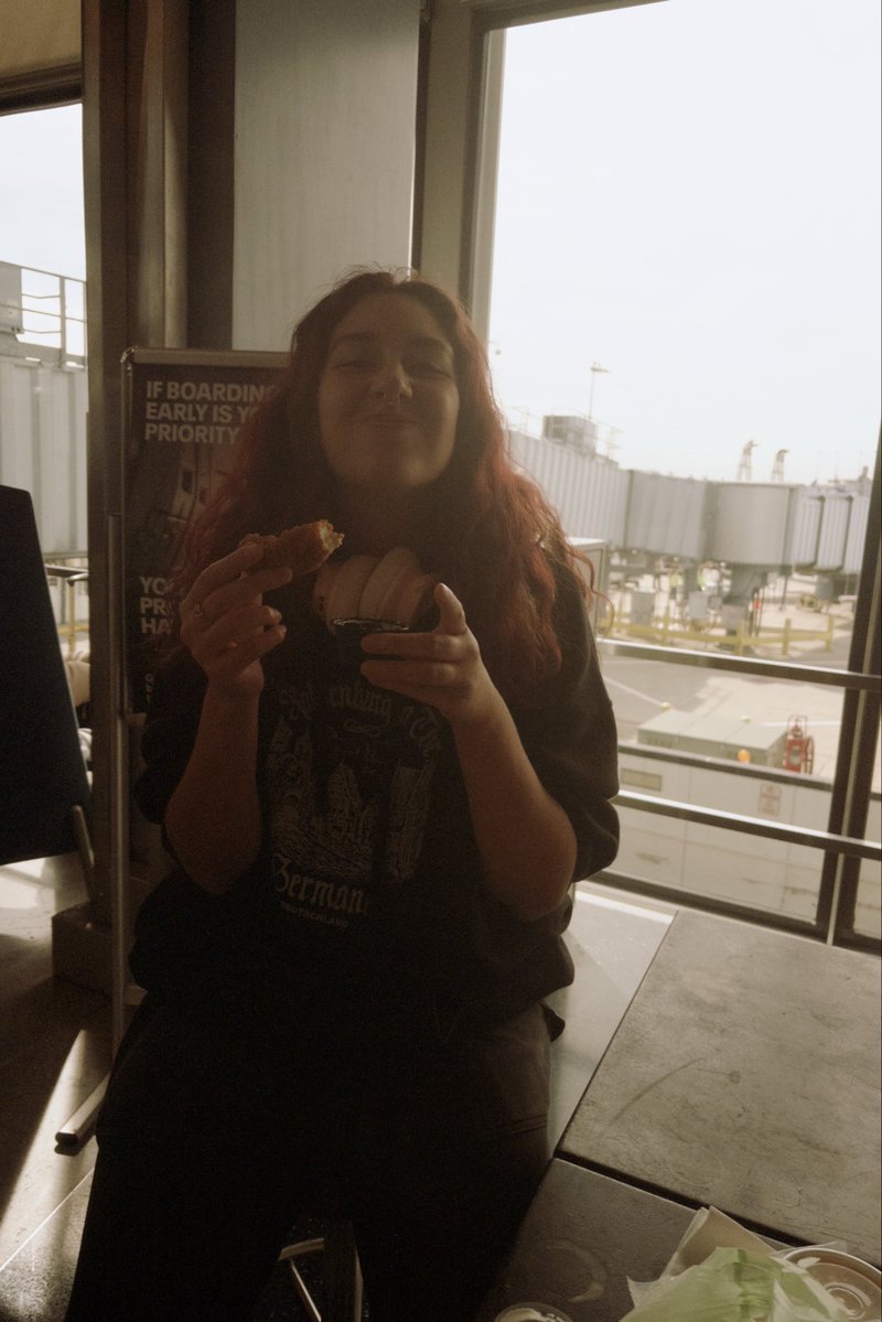 allielotl's tweet photo. me when there’s a chili’s in the airport https://t.co/polKSAa8my