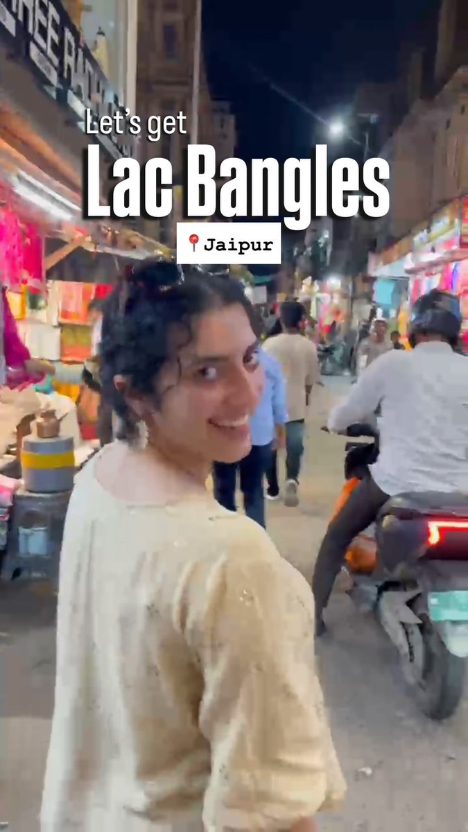 lavidaendios's tweet photo. Lac bangles in Jaipur are a must-do. Comment “info” for shop details. https://t.co/KTyNyI6Bvj