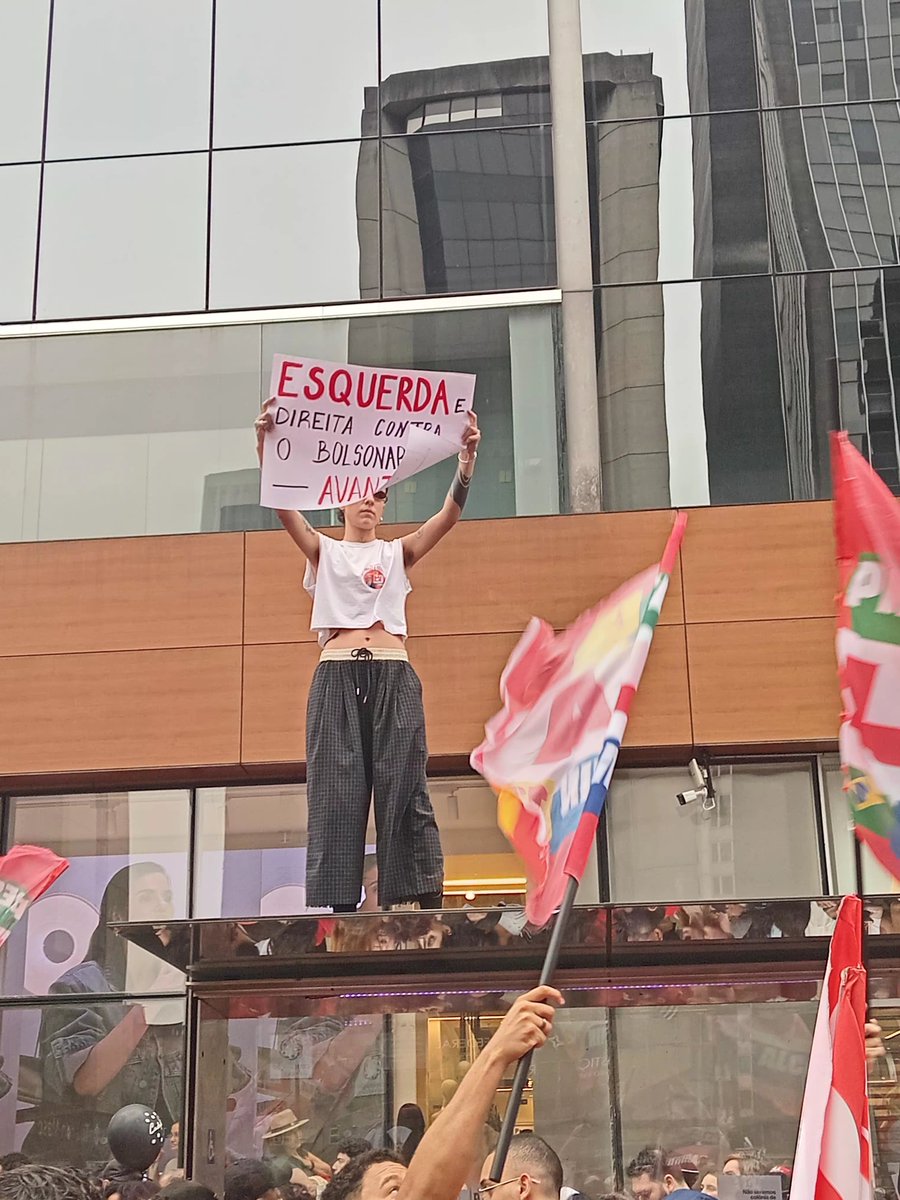 TatianiBrito's tweet photo. Não sei se conseguiremos virar, mas que estar junto ao povo renova a esperança, isso é  indiscutível.
#BoraLula #13nosegundoturno https://t.co/ja3wIAoOtY