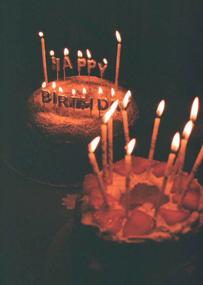 SilencioShh_'s tweet photo. Feliz cumpleaños a mi! 🎉🥮 https://t.co/kG8UaiwFad